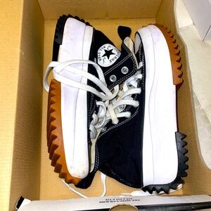 Converse Run Star Hike